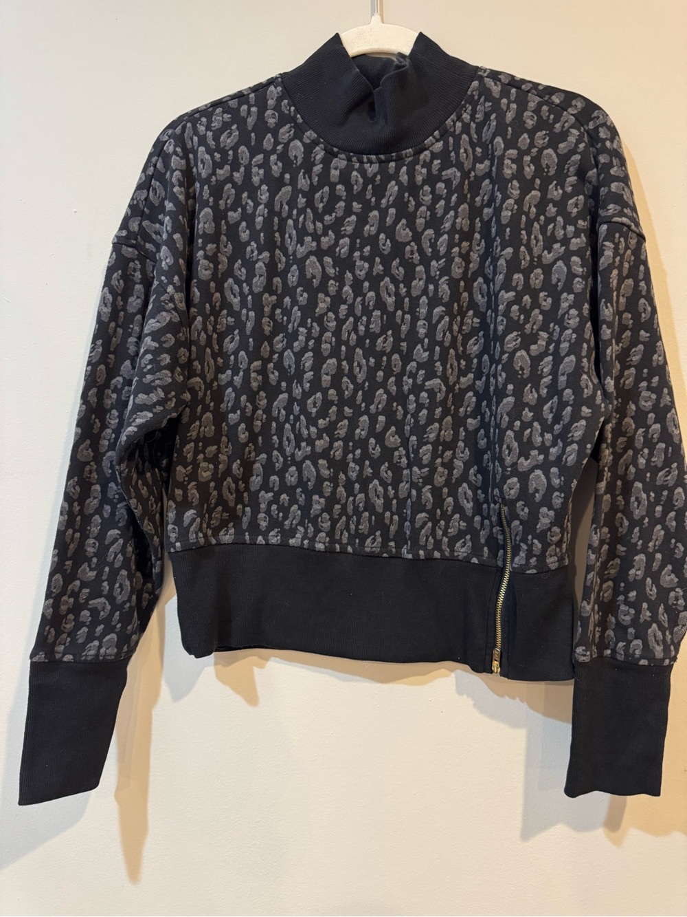 Old Navy Black Crewneck Sweatshirt